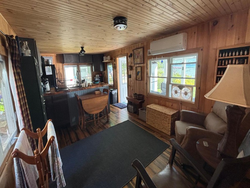 Sitting Room/Kitchen