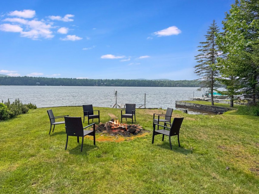 Beautiful Fire Pit on 4th Lake