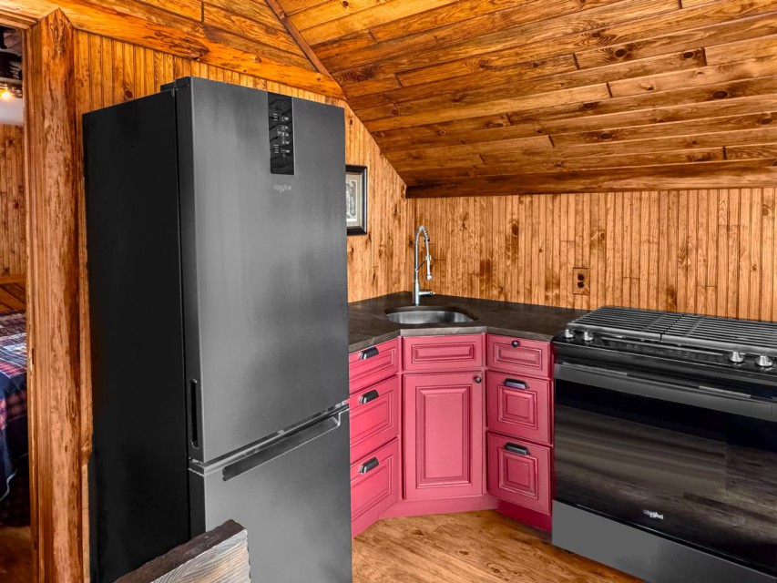 Lakeview Cottage Kitchen Area