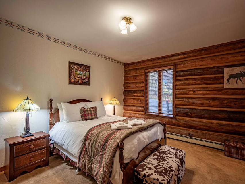 Guest Bedroom 3 - Queen Bed