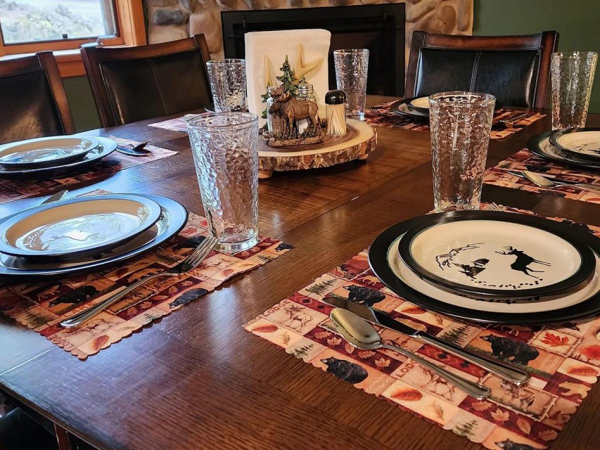 Dining room and place settings