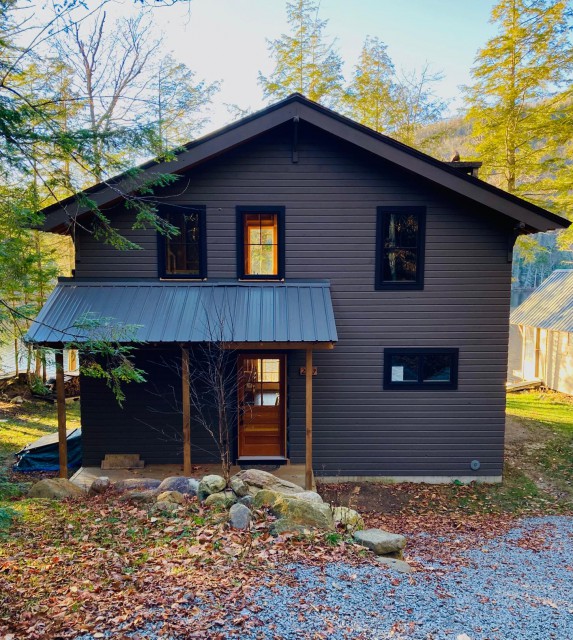 Water's Edge Cottage