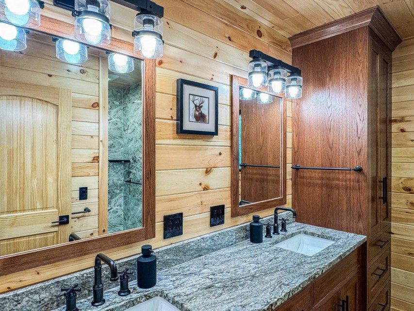 Main Floor Full Bathroom