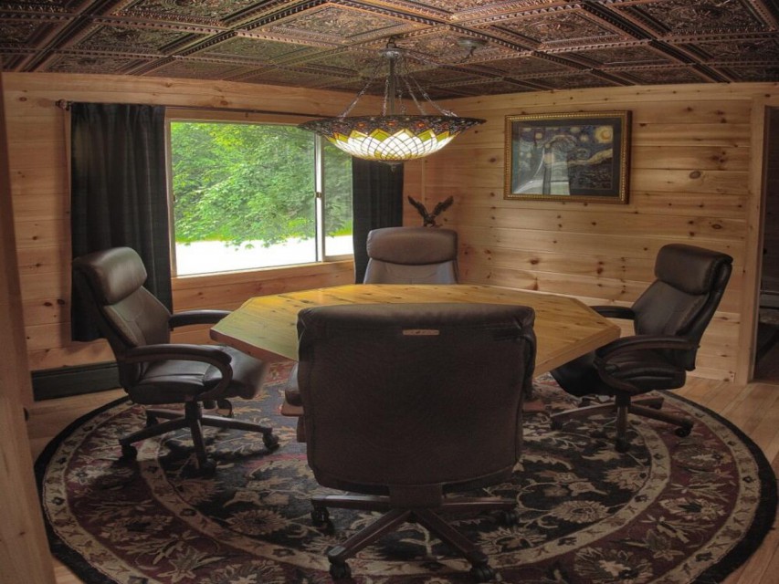 Comfy Dining room