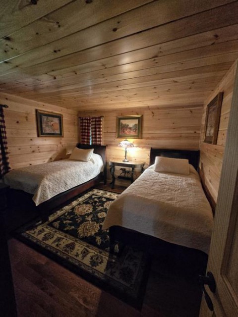BR3 with 2 twin beds