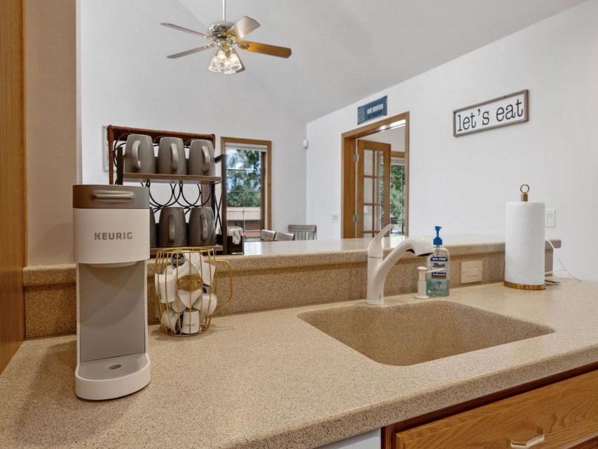 Keurig coffee bar 