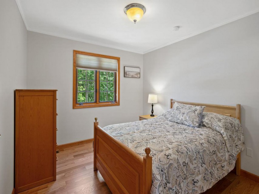 Bedroom Full sized bed- upstairs level 