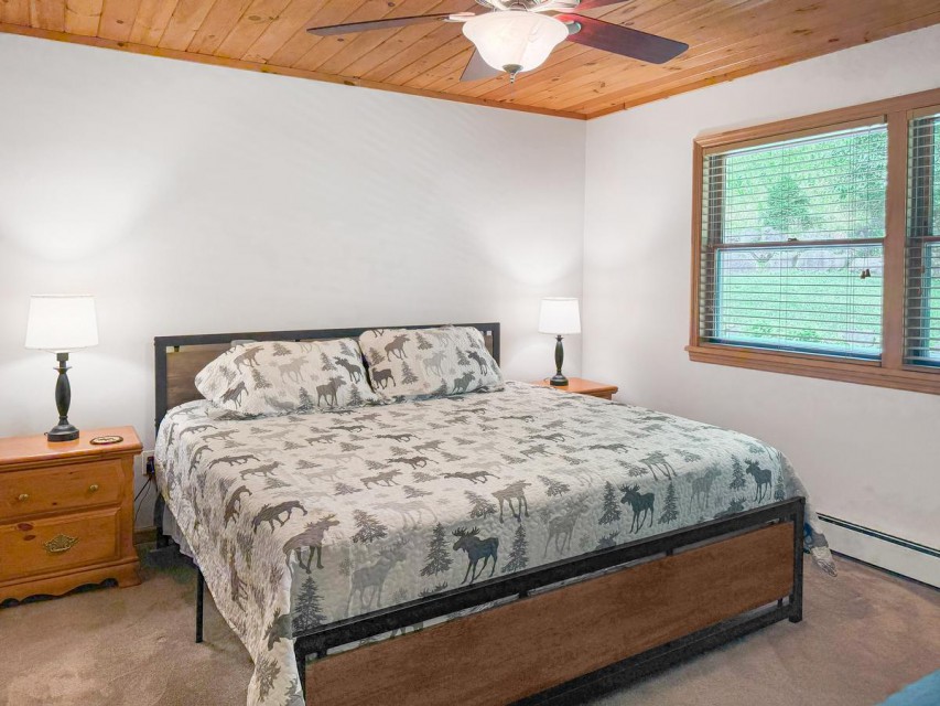 Primary Bedroom - King/Twin