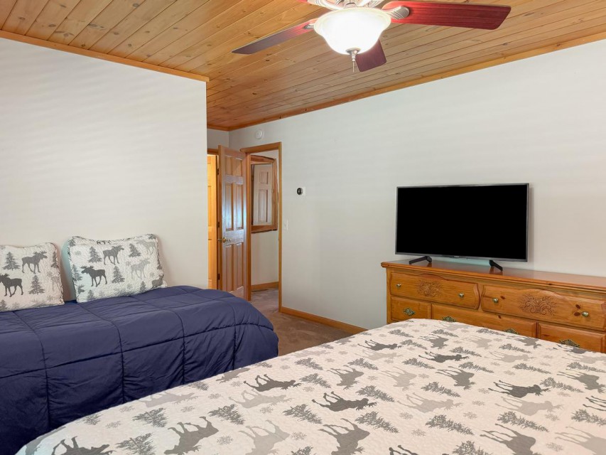 Primary Bedroom - King/Twin