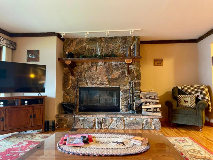 The fireplace, with a TV too... 