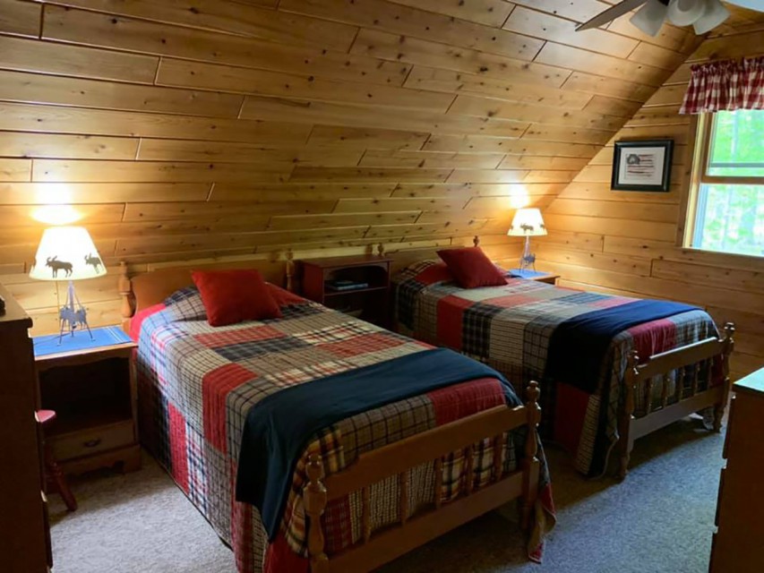 ADK Americana Bedroom w/(2) Twins