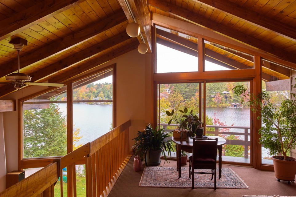 Upper level reading and tv room with balcony