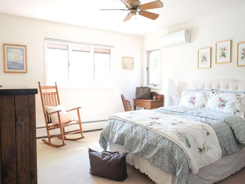 Sunlit 2nd floor bedroom with queen bed