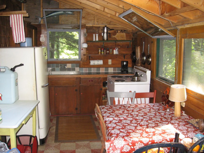 Smaller cottage kitchen