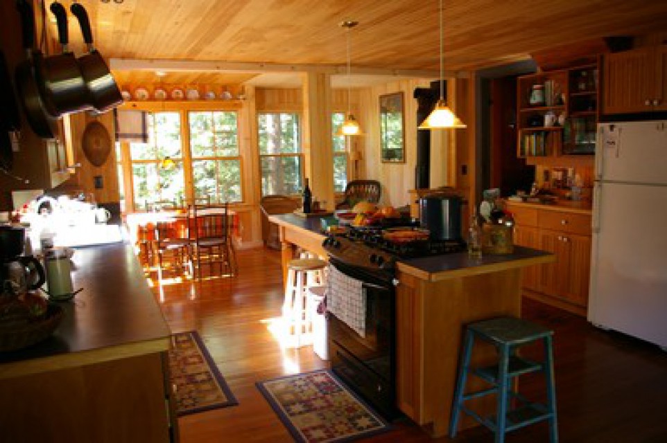 Kitchen rebuilt, 1999. Well-equipped.