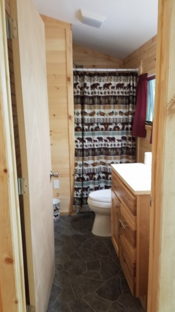 Upstaris bath with shower