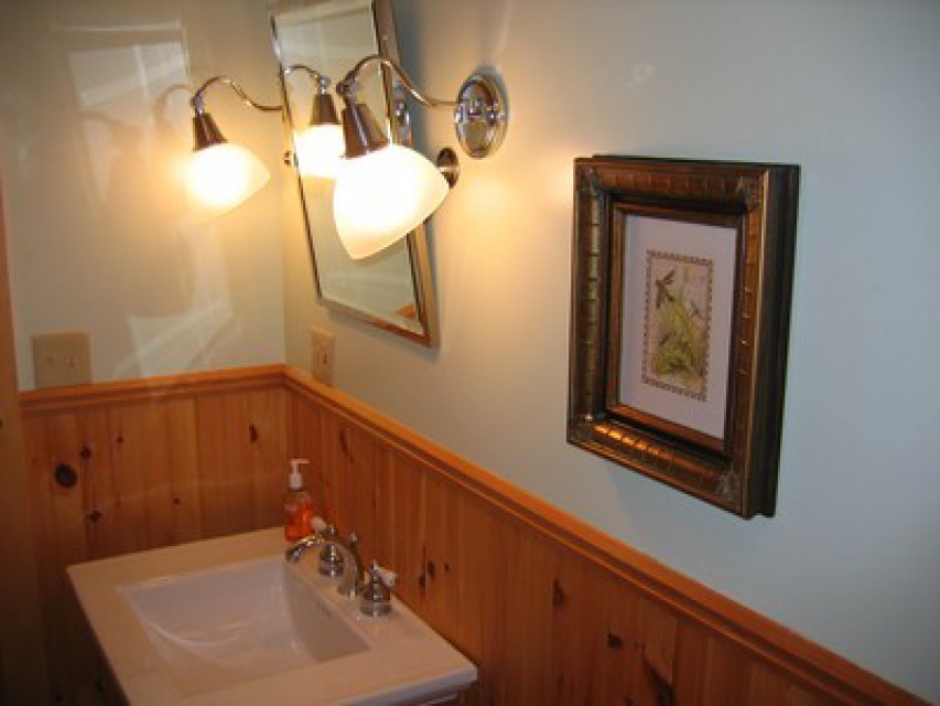 Main Floor Bathrooom