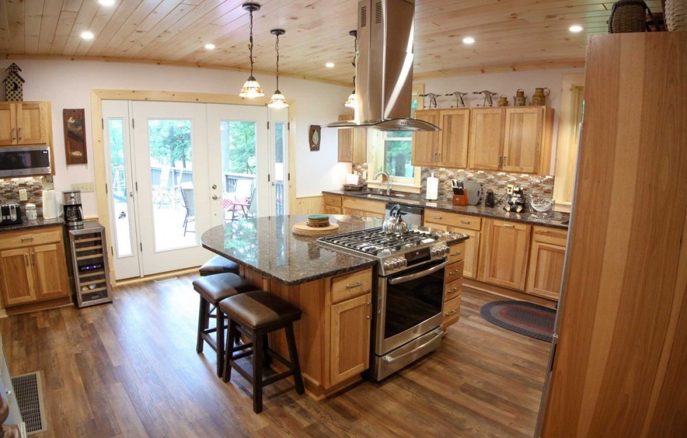 GOURMET KITCHEN