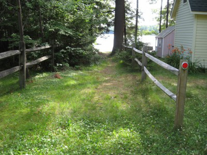 Walkway to lake right of way