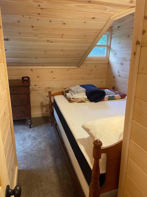 Full bedroom