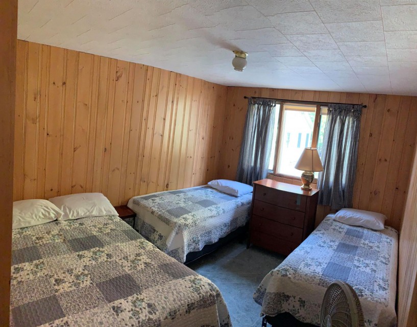 Bedroom #1: full bed and 2 twin beds