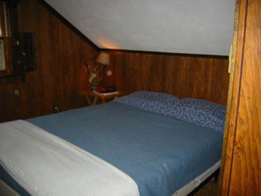 Loft Bedroom #1, queen bed