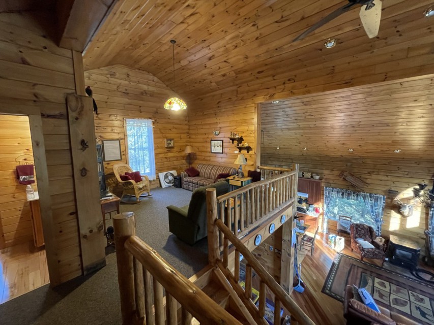 Spacious loft for sleeping, relaxing or watching TV
