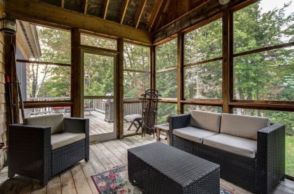 SCREENED PORCH