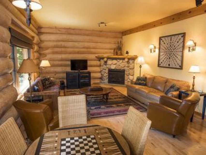 Living Room Home Theater Surround Sound  Flat Screen TV