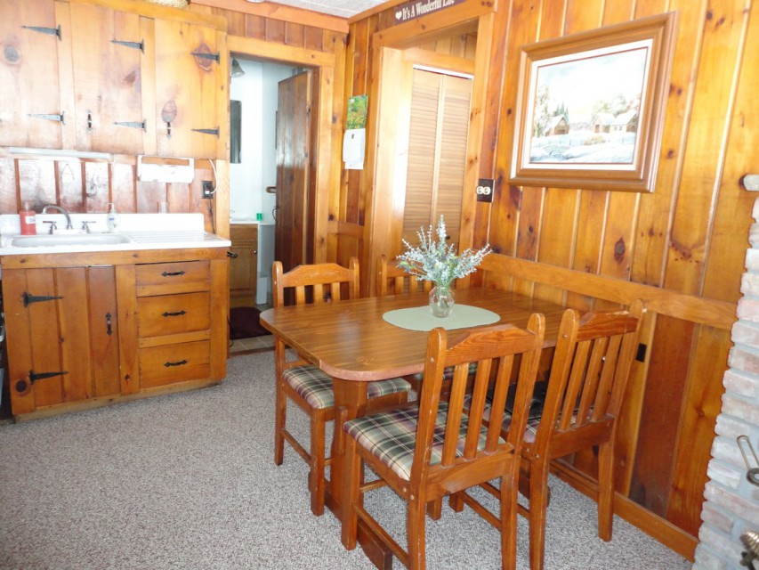 Dining area/kitchen