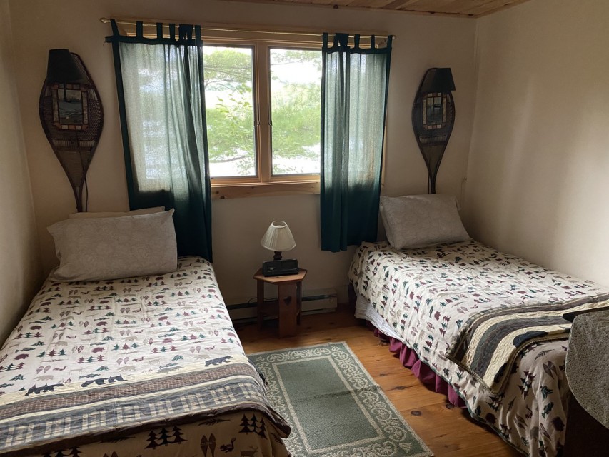 Twin Beds Bedrooom