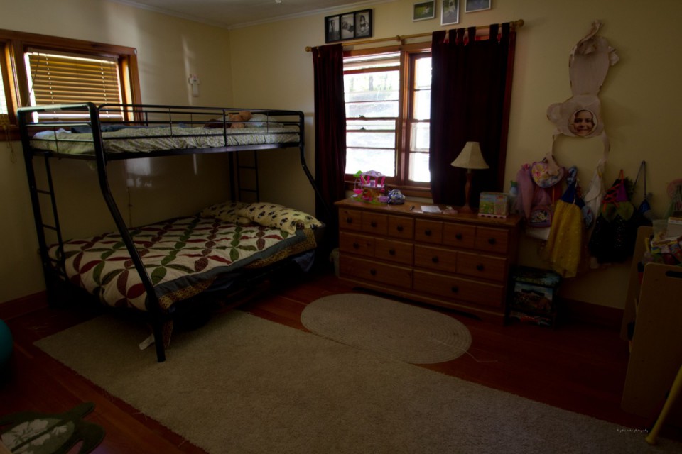 Kid's room- single and full bunk- toys to play with!