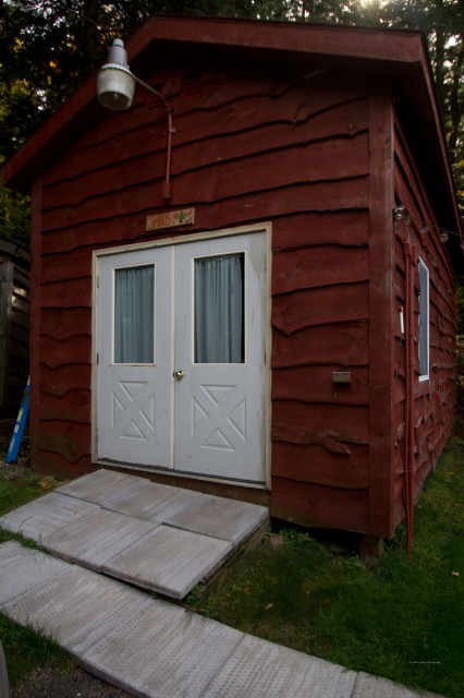 2nd guest quarters..sleeps 3 with bigscreen and library