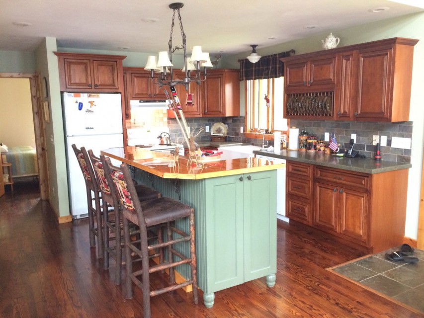 Fully equipped Kitchen with full sized island.