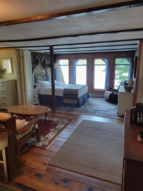 Queen Room with Sitting Area