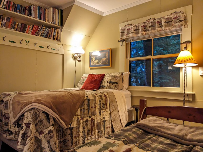 3rd bedroom with full & twin bed