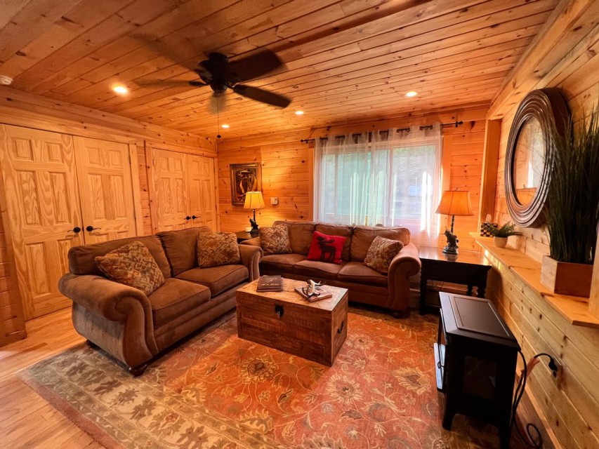 Sitting room with sleeper sofa for extra guests