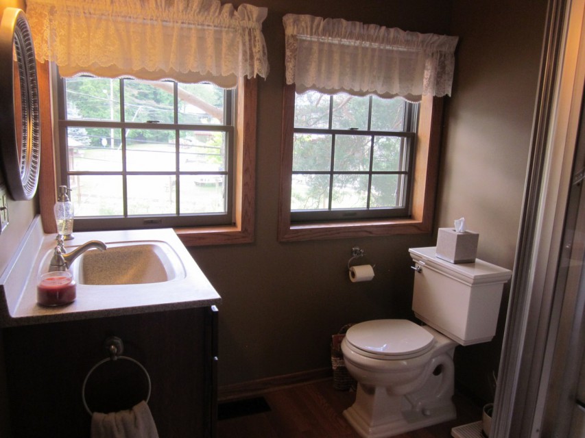 2nd Floor Bathroom