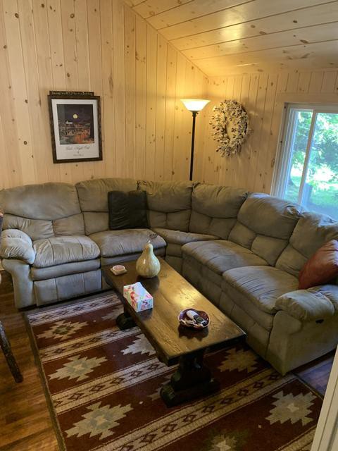Kitchen sitting area