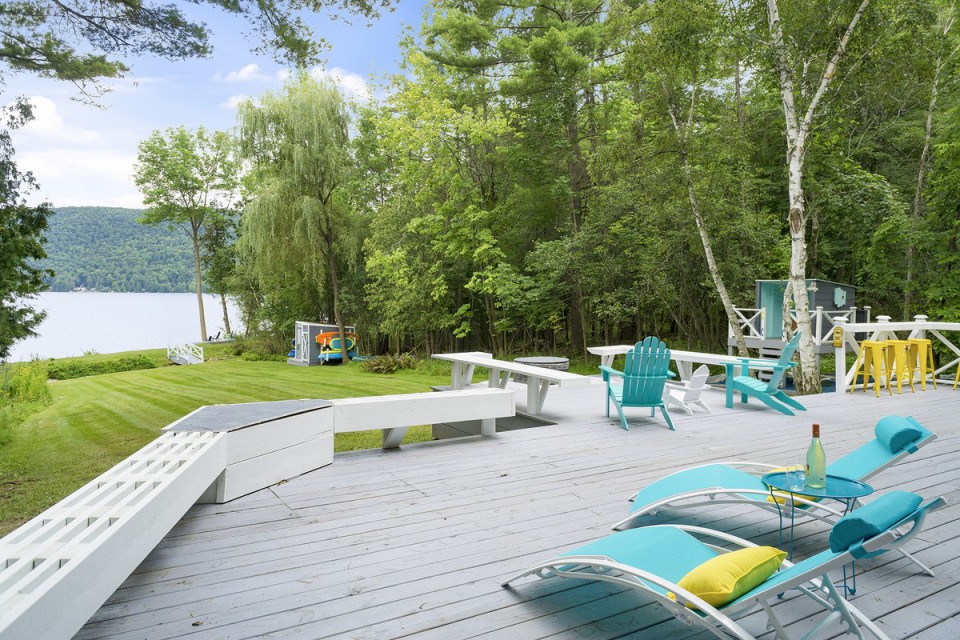 1000 square foot deck