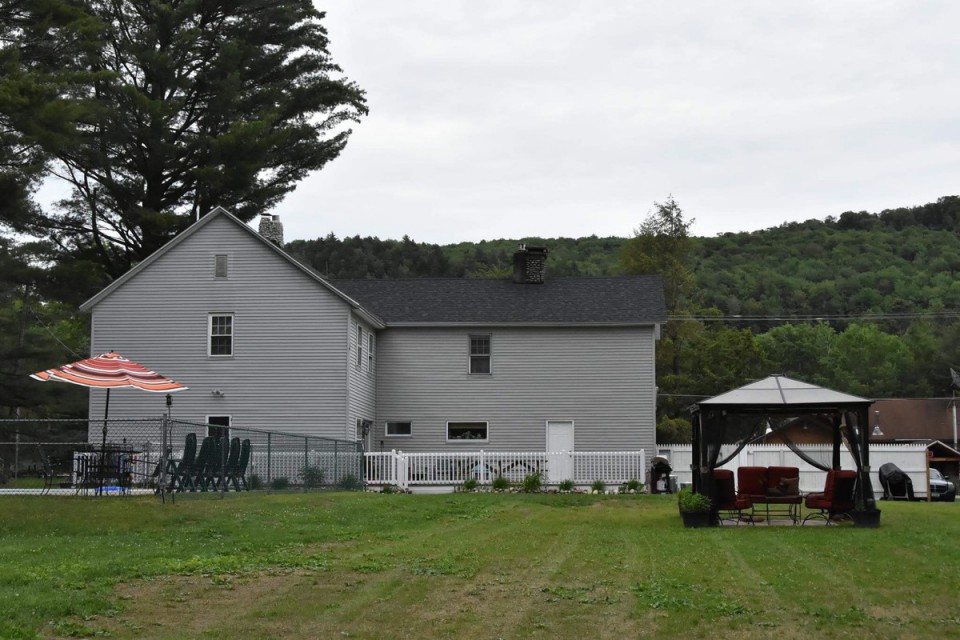 Back of house 400 ft from house