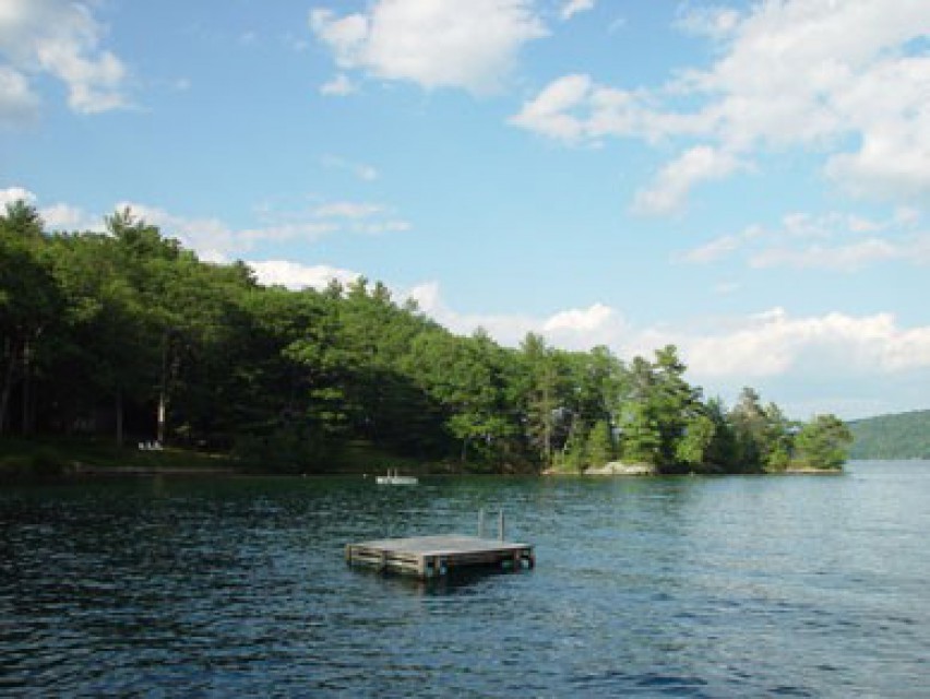 Charming Lakefront Cottage Silver Bay Vr9854 Adirondack By