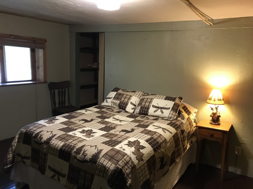 Left Unit Bedroom 1 - Queens Bed