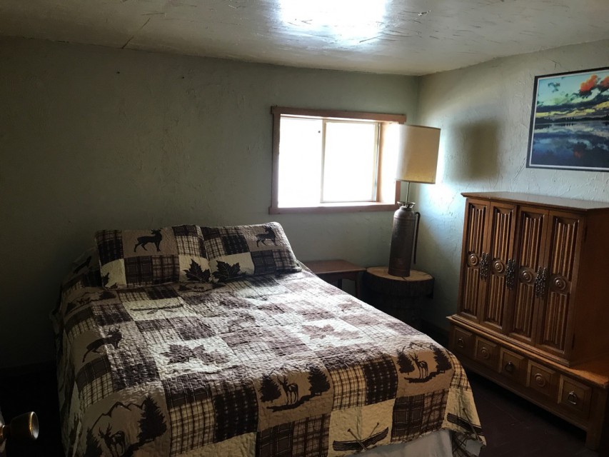 Left Unit Bedroom 2 - Queens Bed
