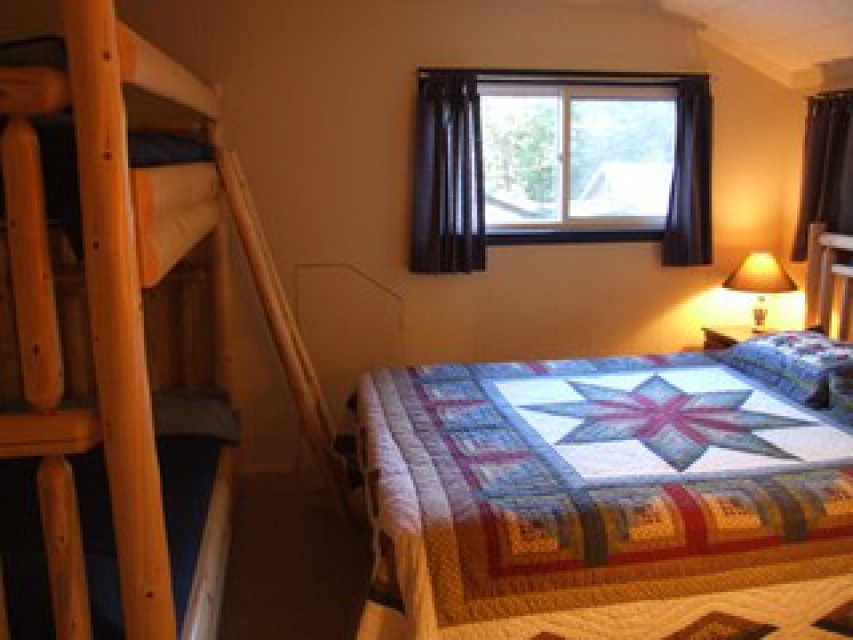 Bedroom #2 (Queen Bed and Twin Bunk)
