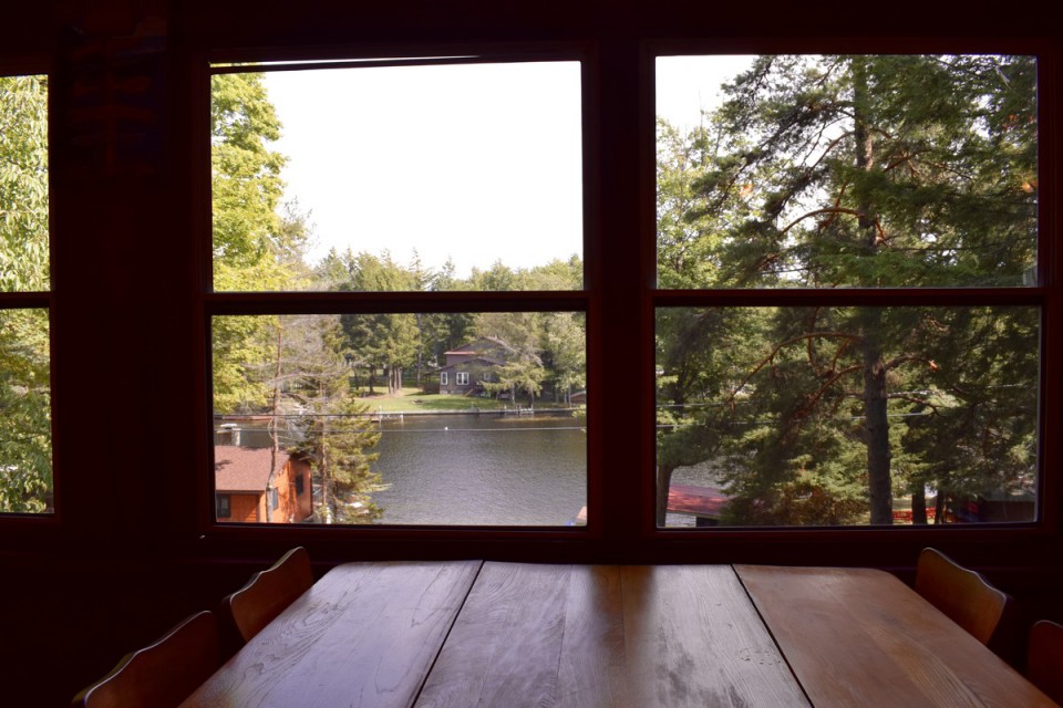 Screened in Porch w/ Direct Views of the Lake