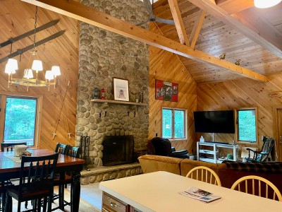 ADK HOME WITH LAKE AND SNOWMOBILE TRAIL ACCESS 