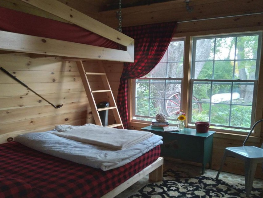 Twin bunk above with additional loft sleeping area