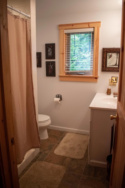Guest Cottage Bathroom