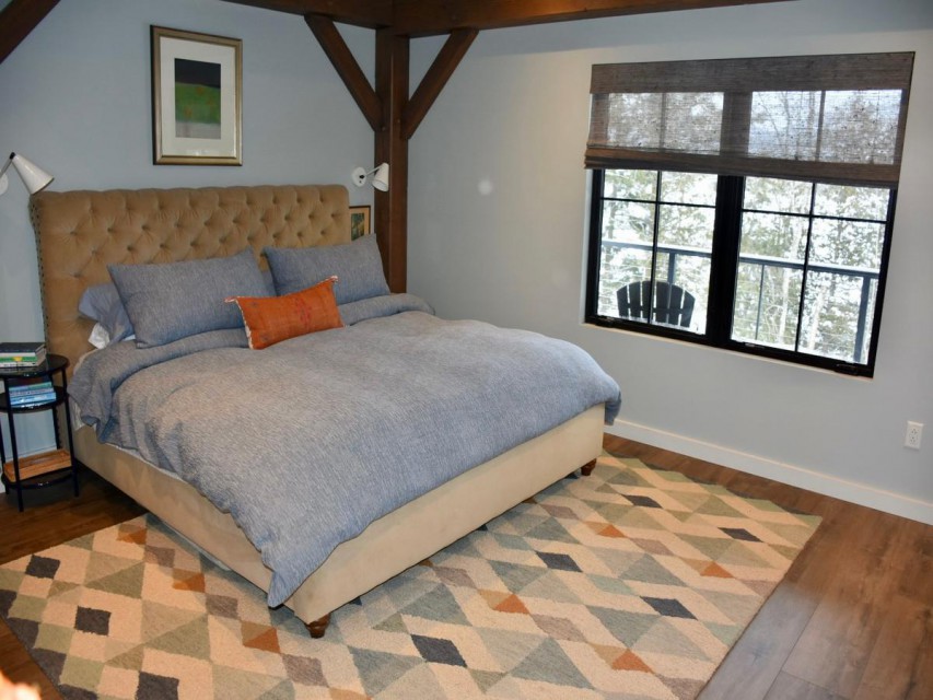 Beautiful primary bedroom (King bed) with views